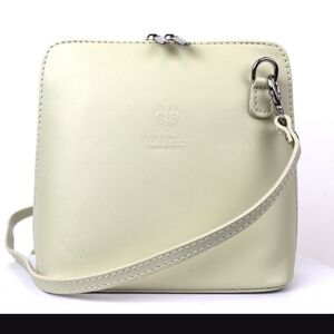Ladies Vera Pelle Soft Italian Genuine Leather Small Crossbody Square Zip Bag